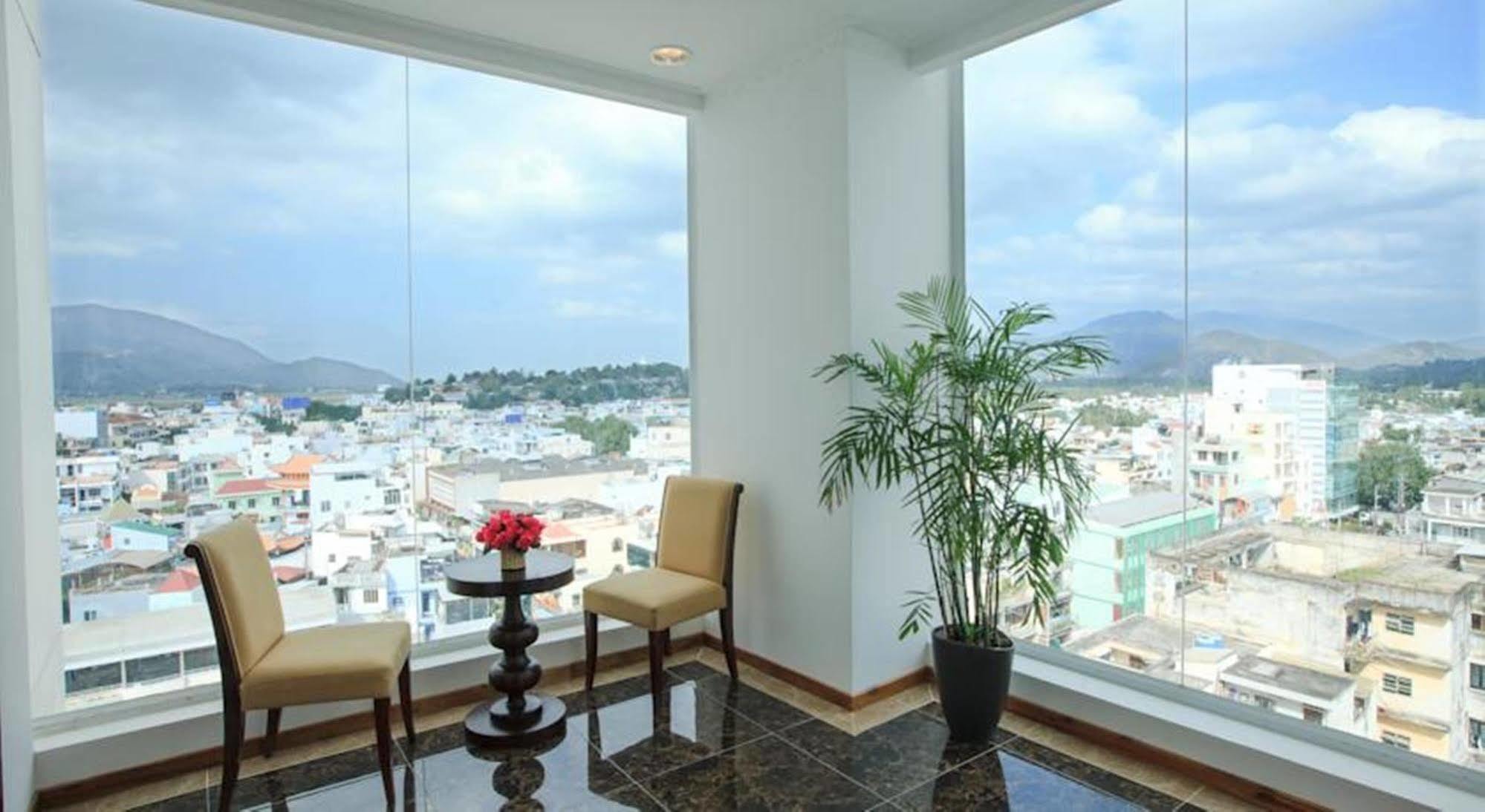 Den Long Do Hotel Nha Trang Exterior foto